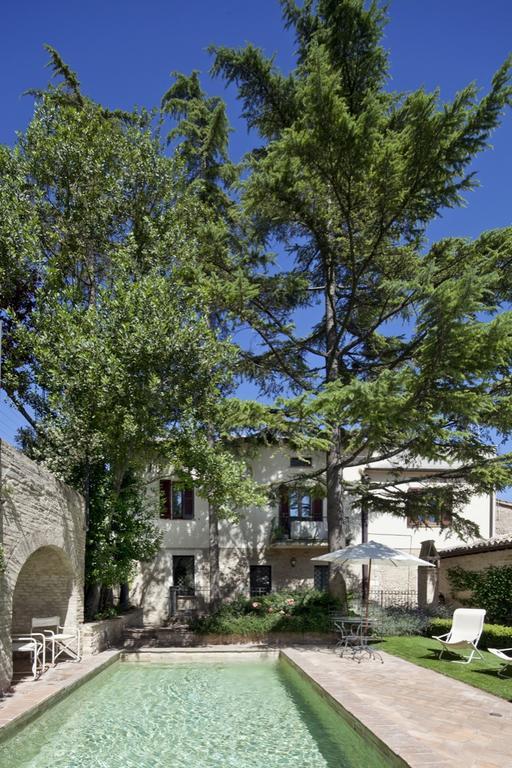 L'Arco Romanico Montefalco Buitenkant foto