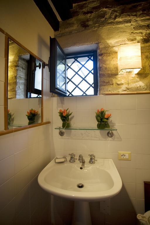 L'Arco Romanico Montefalco Buitenkant foto