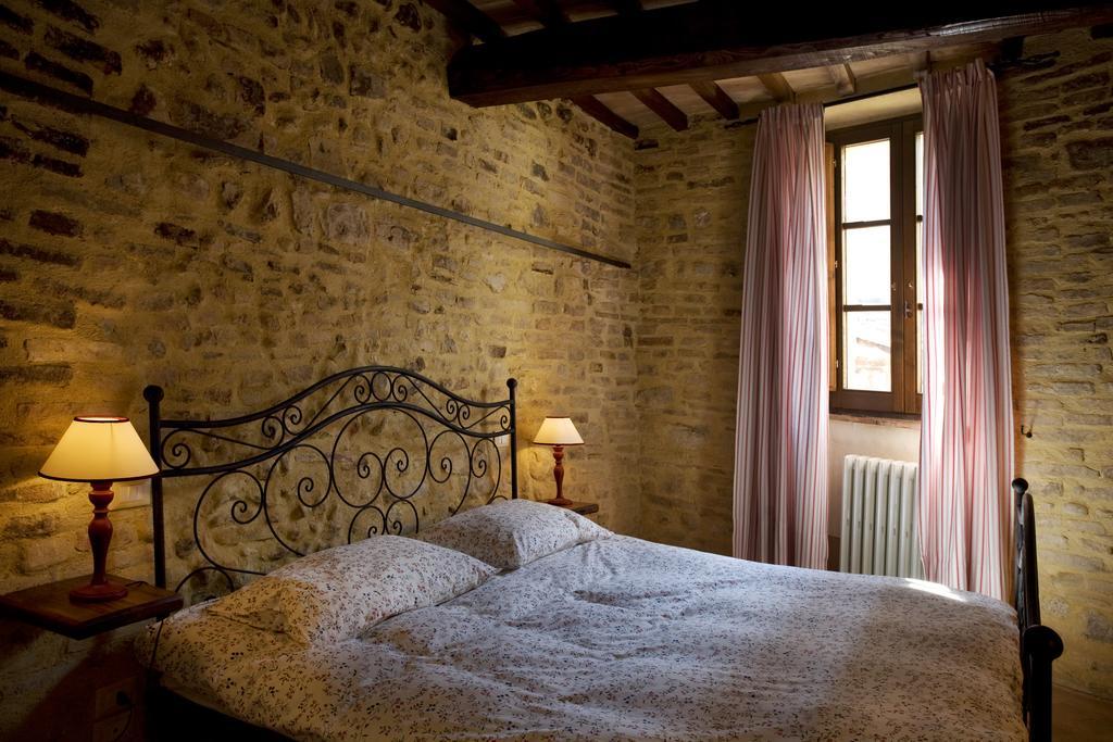 L'Arco Romanico Montefalco Buitenkant foto
