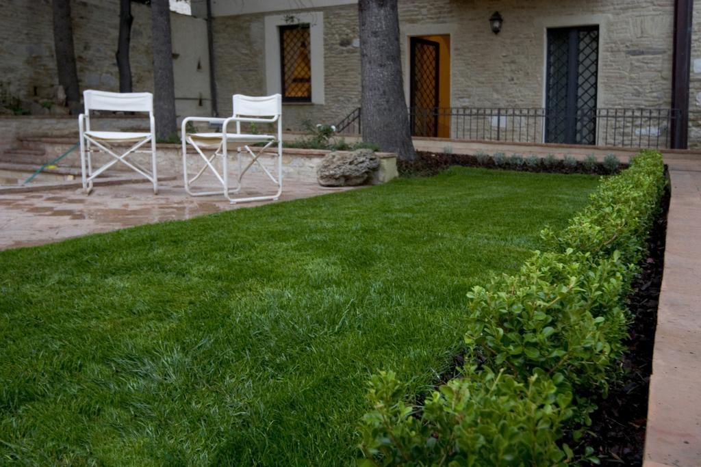 L'Arco Romanico Montefalco Buitenkant foto